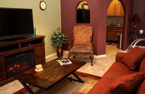 Holiday Island Cabina | Hot Tub and indoor Jetted Tub, Golfing, Lake View