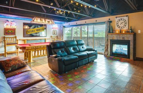 Stateline Apartamento | Hot Tub and Mtn Views Epic Stateline Escape!