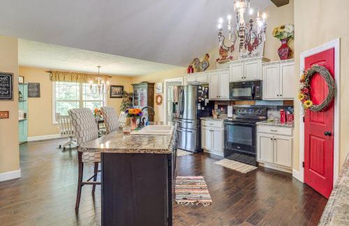 Cookeville Casa | Hot Tub and Scenic Deck! Spacious Cookeville Retreat