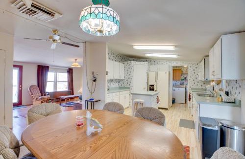 Montrose Casa | Hot Tub and Screened Porch Getaway in Montrose!