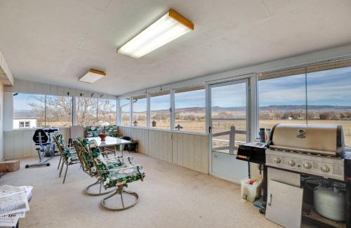 Montrose Casa | Hot Tub and Screened Porch Getaway in Montrose!