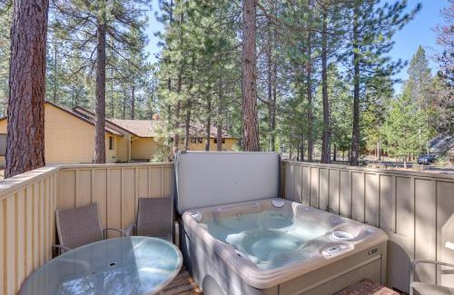 Deer Park Casa | Hot Tub and SHARC Passes Renovated Sunriver Retreat
