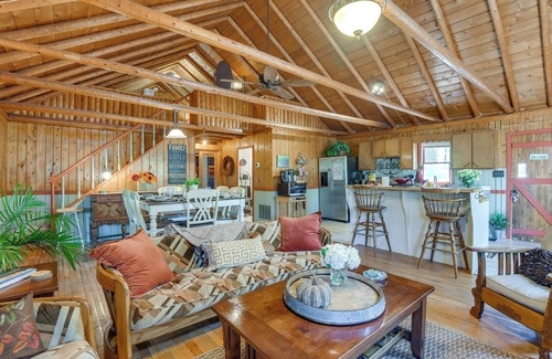 Chesapeake Ranch Estates-Drum Point Casa | Hot Tub + Beach Access: Lakefront Getaway in Lusby