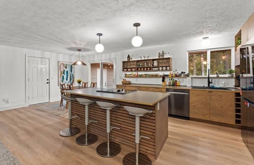 Spokane Casa | Hot Tub | Blackstone | Fire Pit | Ping Pong |River