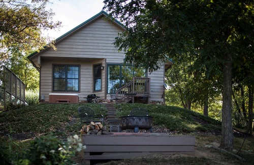Carbondale Cabina | Hot Tub Cabin- In the Heart of Shawnee Wine Trail