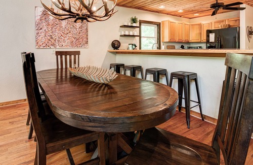 Asheville Cabina | Hot Tub Cabin🏡 Pet-Friendly + Biltmore Pass | 10min to Asheville
