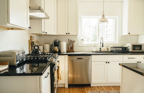 Catskill Cabaña | Hot Tub & Catskill Hiking, 15min from Hudson & Amtrak