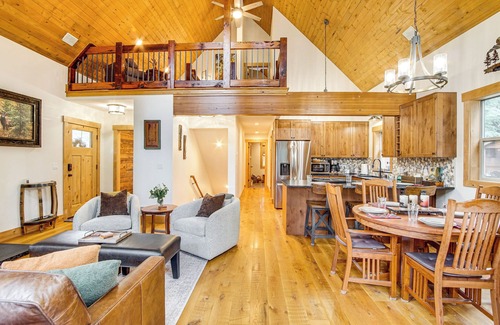 Cle Elum Cabina | Hot Tub, Deck & Game Room: Cle Elum Cabin!