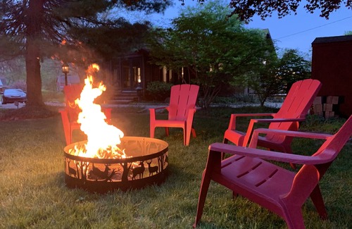 South Bend Casa | HOT TUB | Decked Out Oasis | Nespresso Coffee Bar