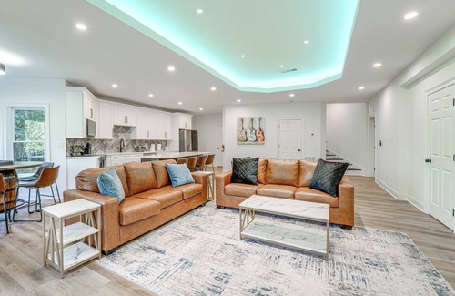 Jasper Casa | Hot Tub, Decks & 2 Kitchens: Mtn-View Jasper Gem!