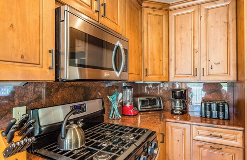 Angel Fire Casa | ¡UBICACIÓN! 3 w / b chimeneas, por campo de golf y lago, jacuzzi, Gamerm, patio grande