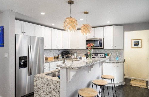 South Westminster Casa | Hot Tub, Entertainers Lounge, 6 bedrooms - Denver's Beer Inspired BnB