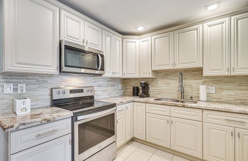 Miramar Casa | Hot Tub Haven: 4 Mi to Hard Rock Stadium!