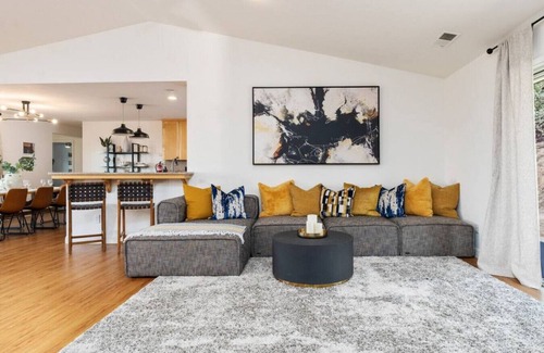 Mariposa Casa | Hot Tub, Fire Pit, 5 Acres of Privacy, and possibly the Best Views in Mariposa!
