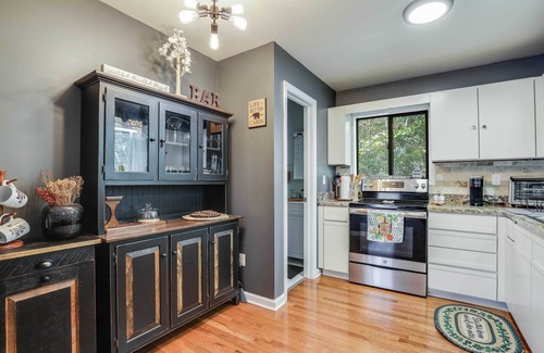 Long Pond Cabina | Hot Tub, Fire Pit & Barrel Sauna: Poconos Abode