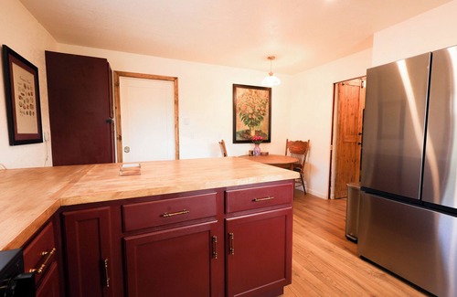 Oroville Cabaña | Fire Pit BBQ Views AC