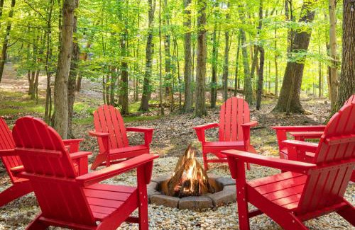 The Woods Chalet De Esquí | Hot Tub Fire Pit Deck Grill w Resort Amenities