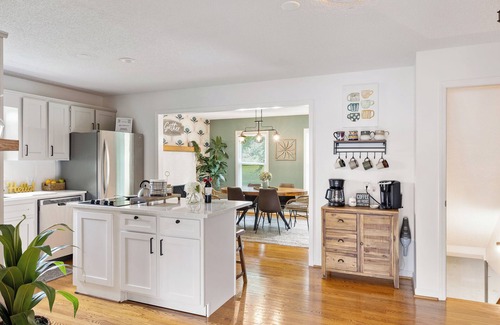 Elkin Cabaña | Hot Tub - Fire Pit - Private Retreat - Near 20+ Wineries - Hiking/Biking Trails