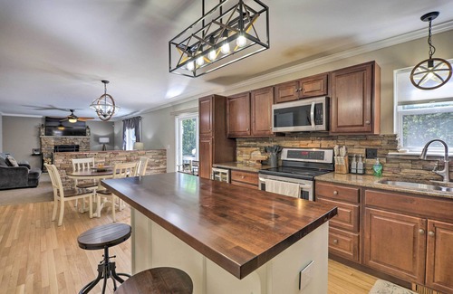 Tunkhannock Township Casa | Hot Tub, Fire Pit & Lake Access: Poconos Escape!