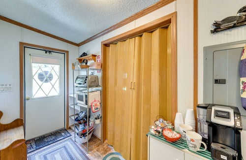 Balsam Grove Apartamento | Hot Tub, Fire Pit + Views: Balsam Grove Getaway