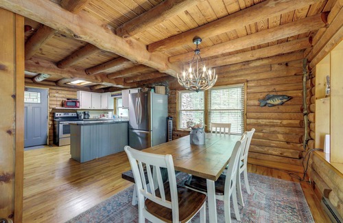 Canton Cabina | Hot Tub, Fire Pit: Waynesville Getaway Near Hiking