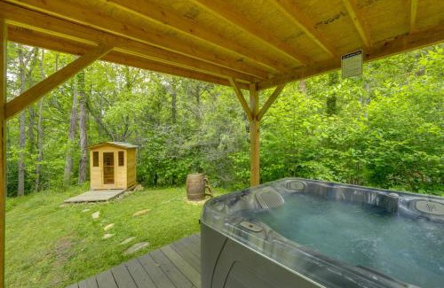 Canton Casa | Hot Tub, Fire Pit Waynesville Getaway Near Hiking