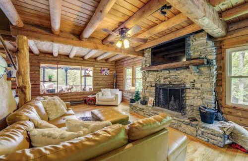 Canton Casa | Hot Tub, Fire Pit Waynesville Getaway Near Hiking