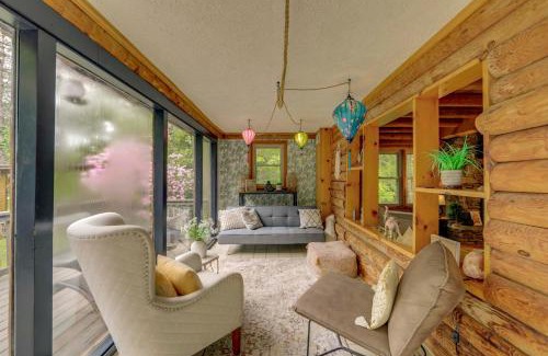 Canton Casa | Hot Tub, Fire Pit Waynesville Getaway Near Hiking