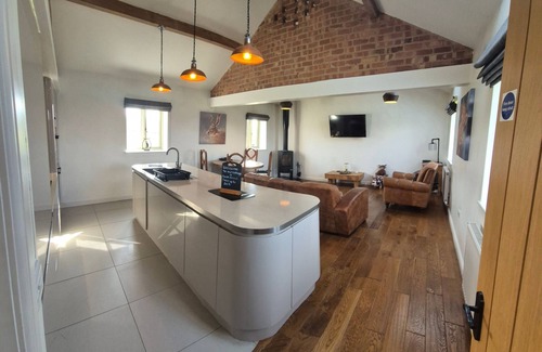 Longridge Cabaña | Hot Tub*,Fire, Super-king , Zip n Link beds.Views