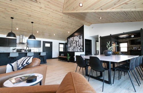 New Lisbon Casa | Hot tub, Firepit & 25 min to Dells