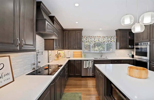 University Park Casa | Pet Friendly! Hot Tub, Firepit, Backyard Oasis