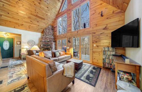 Berkeley Springs Casa | Hot Tub Fireplace Fire Pit Game Room & More