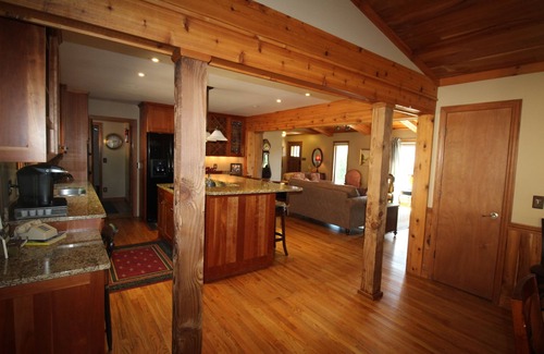 Jefferson Cabina | Plan a Late-Summer Cabin Escape at The Ponderosa