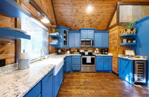 Ringold Cabina | Hot tub, fireplaces, perfect for romantic honeymoons and anniversaries, private