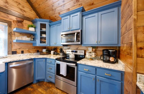 Ringold Cabina | Hot tub, fireplaces, perfect for romantic honeymoons and anniversaries, private