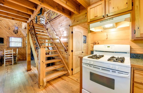 Asheville Cabina | Hot Tub + Furnished Porch: Balsam Grove Cabin
