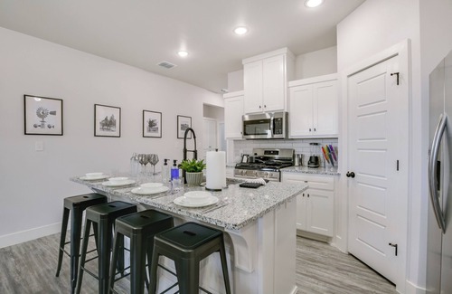 Lubbock Casa | Hot Tub & Game Room: 'Raider Resort' in Lubbock