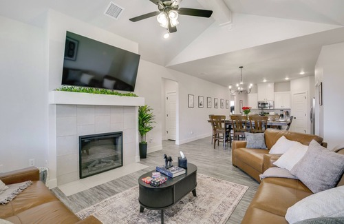 Lubbock Cabaña | Hot Tub & Game Room: 'raider Resort' in Lubbock