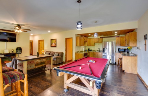 Ellijay Cabina | Grand Ellijay Cabina w / vistas a la montaña + mesa de billar!