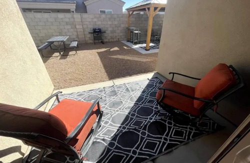 Kingman Casa | Hot Tub & Garage access!