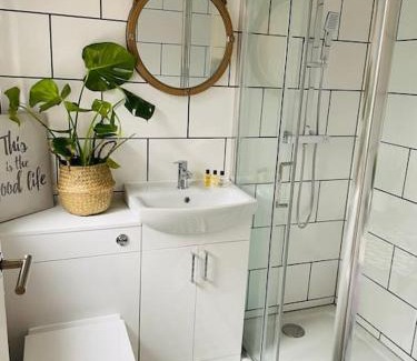 Llansanffraid Glan Conwy Casa | Hot tub - Number 37