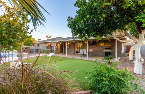 Village Grove Casa | Hot Tub, Heated Pool, Mini Golf, BBQ, Old Town, Game Room, EV Plug