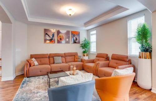 Aurora Casa | Hot Tub, Home Gym, Game Room Spacious Aurora Home
