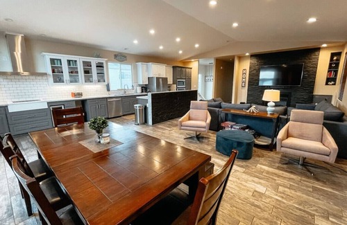 Oceano Casa | Hot Tub - Just Steps to the Beach - Sleeps 12!