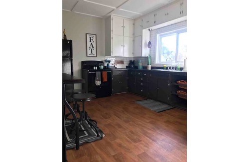 Tomah Apartamento | New Hot Tub!! Spacious and Comfortable! Sleeps 3! Fully stocked Kitchen!