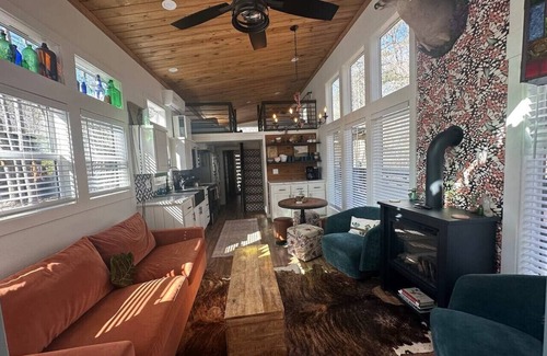 Mentone Casa | Hot Tub l Creek & Waterfall l Game Room