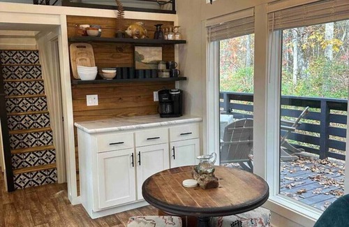 Mentone Casa | Hot Tub l Creek & Waterfall l Game Room