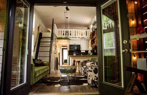 Mentone Casa | Hot Tub l Game Room l Creek & Waterfall