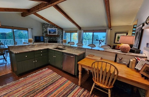 Birchwood Farms Casa | HOT TUB-Lake Michigan views-15 minutes to ski hills