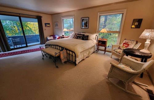 Birchwood Farms Casa | HOT TUB-Lake Michigan views-15 minutes to ski hills